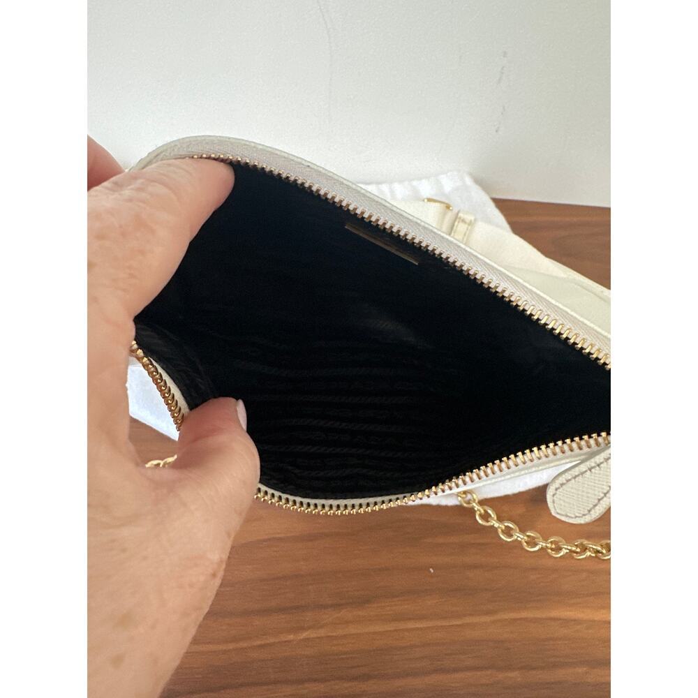 Prada Re-Edition 2005 Saffiano Leather Bag White - Picture 13 of 15